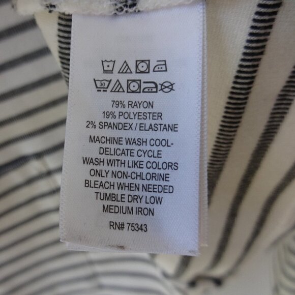 Tahari  white with black stripes knit jacket/ blazer size M, two front pockets - Picture 4 of 9